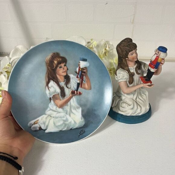 Viletta USA Clara and Nutcracker Plate 1978 and Figurine 1979 - Picture 1 of 14
